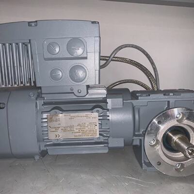 SEW Eurodrive WF30 DRS71M4BE1MM07LN Servomotor 075kW  invert