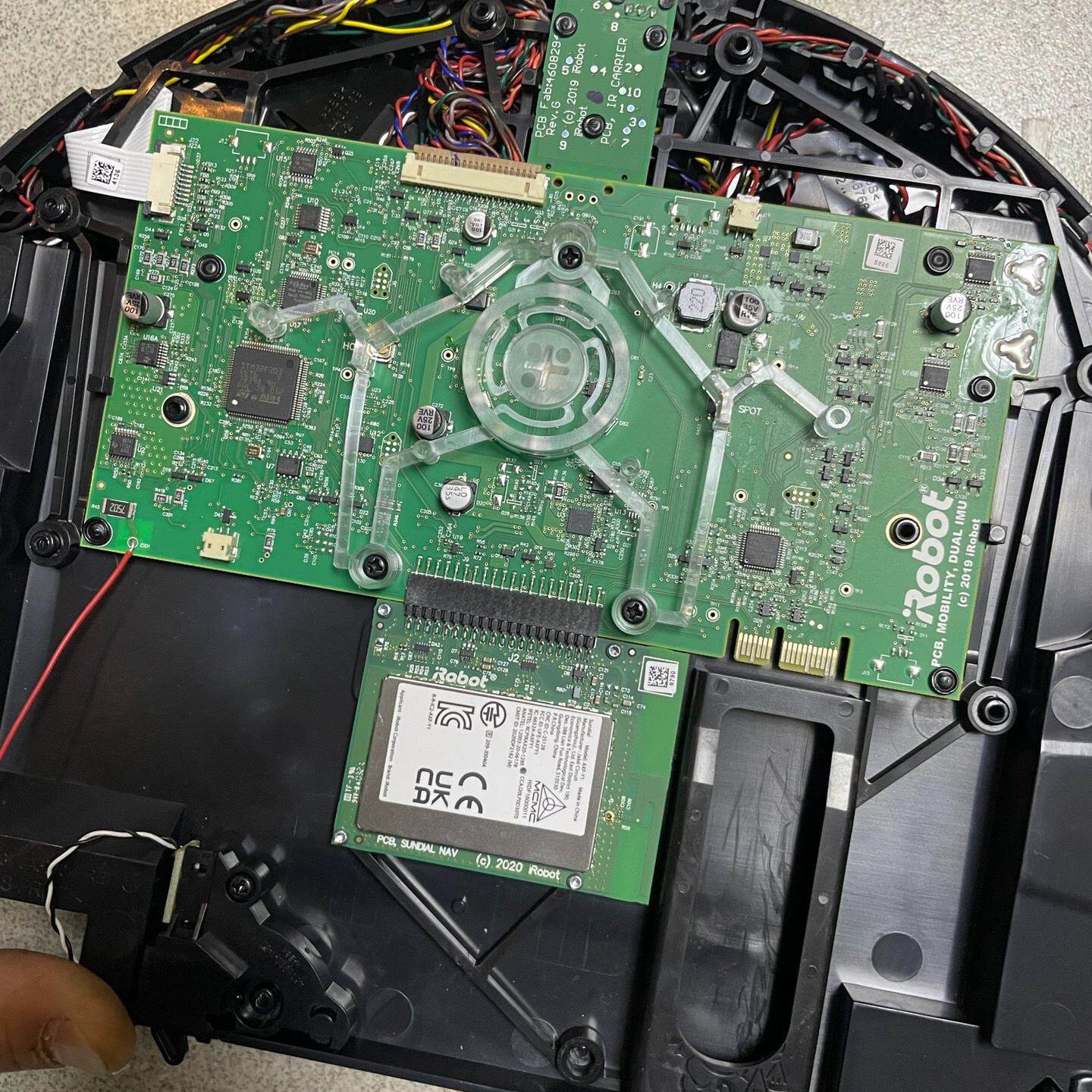 irobot扫地机器人原装主板i3i4型号成色新议价及维修！