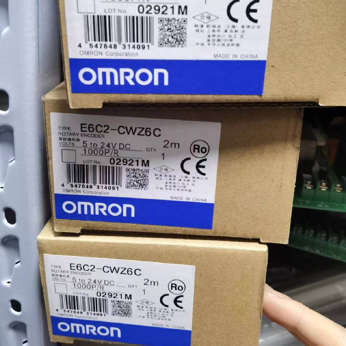 议价现货实拍E6C2-CWZ6C 1000P/R 2M全新原装正品OMRON编码器