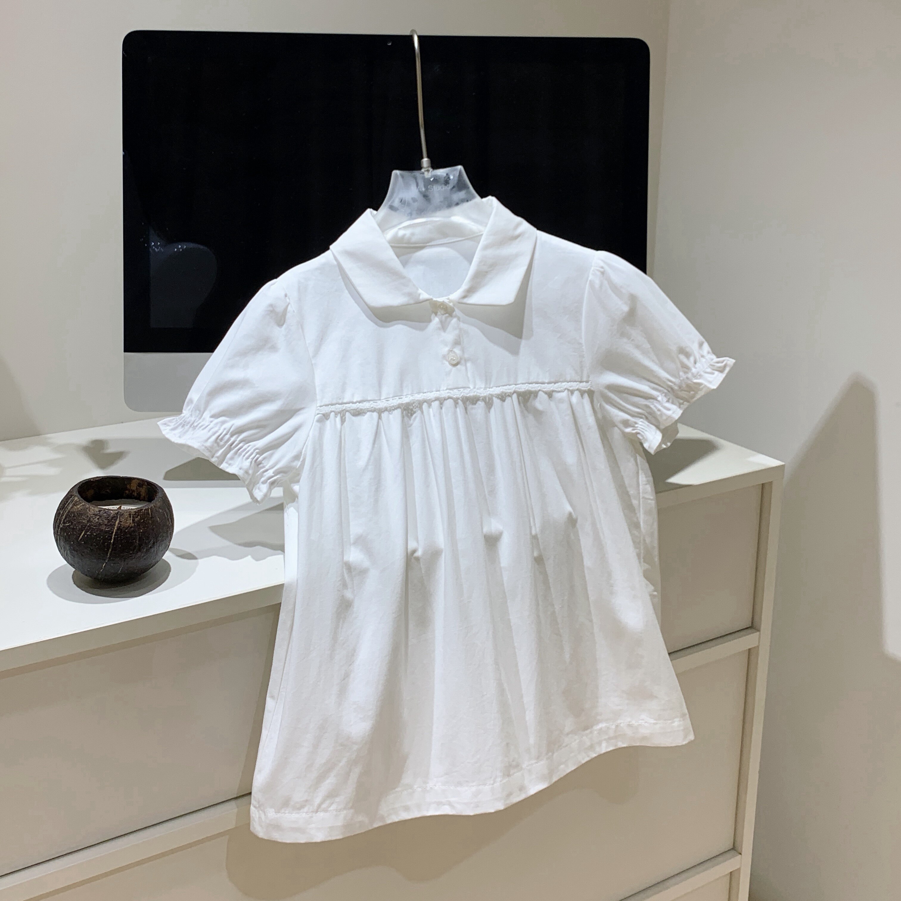 白色POLO领娃娃领洗水棉短袖上衣