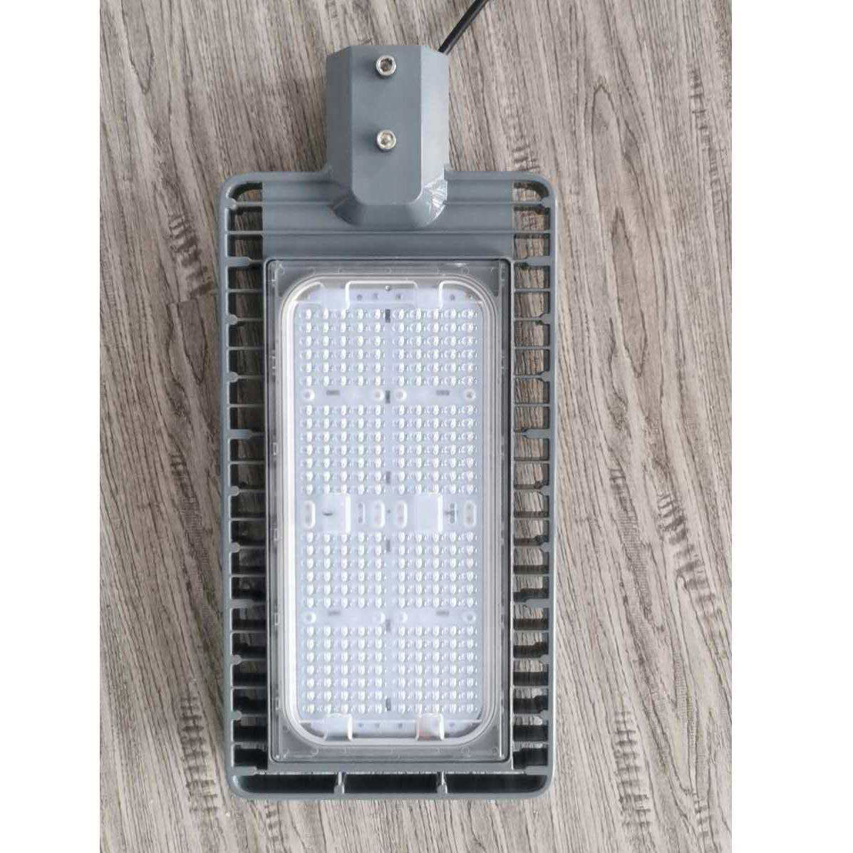 厂家直供70W80W 90W120W150W180W LED 路灯整灯套件道路广场照明