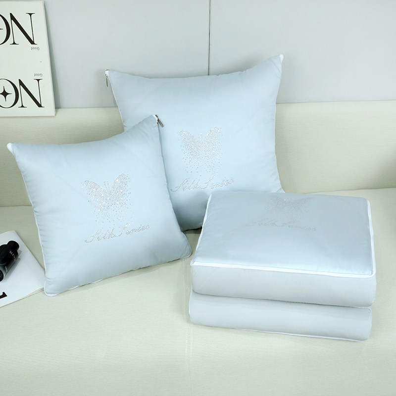 凉感天丝抱枕被子两用q多功能车载靠枕办公室午睡毯子空调被二合