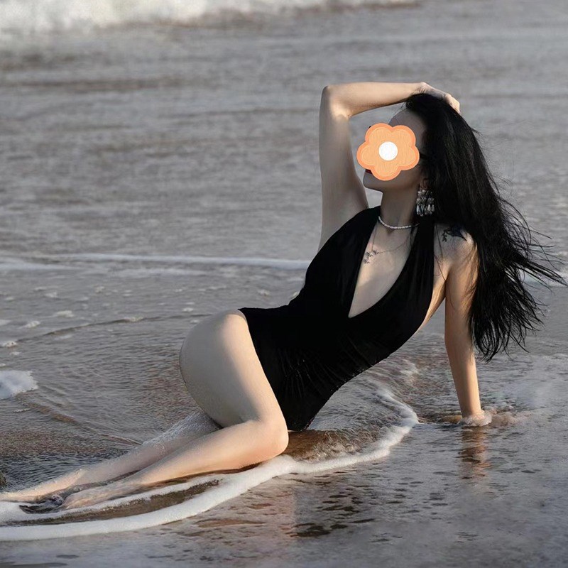 连体泳衣女性感深V露背欧美风度假外穿收腰显瘦纯色少女沙滩泳装