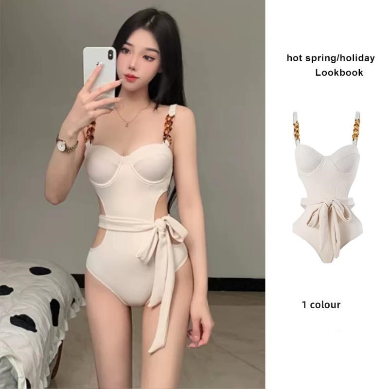 泳衣女2025新款辣妹性感高级感显瘦遮肚网红风海边度假泡温泉泳装