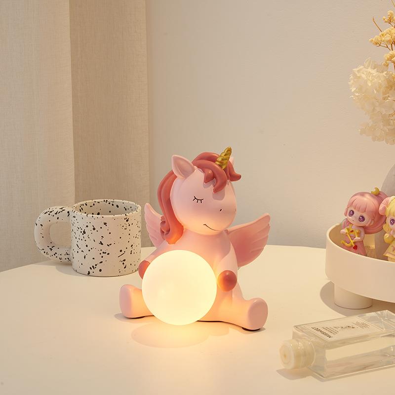 浪漫独角兽台灯卧室ins少女生日礼物闺蜜实用高级感床头灯网红灯