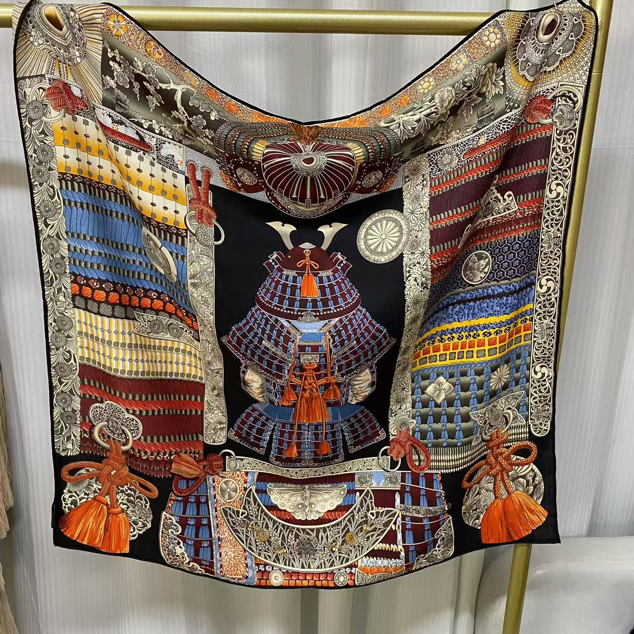 桑蚕丝羊毛【铠甲勇士】86丝毛方巾双面异色手工卷边丝巾Q718