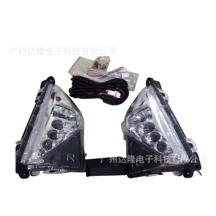 适用于16-19丰田普锐斯日行灯 Toyota Prius LED改装雾灯总成转向