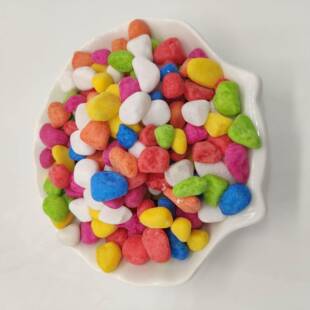 供应铺面彩石子儿童玩具彩石沙漏沙池用染色彩石五彩石水族砂