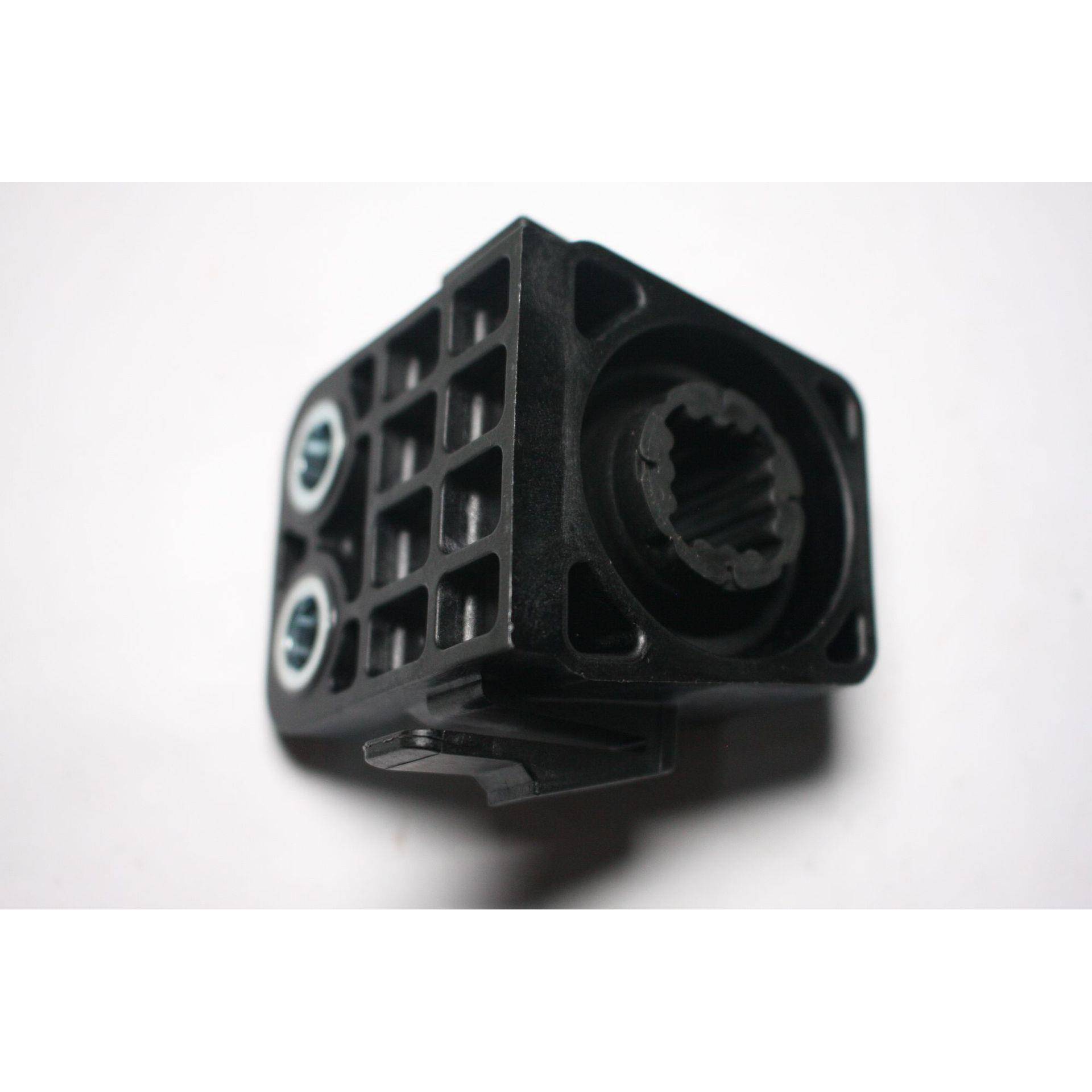 P5J1-15-241适用于马自达J59/J59Y水箱上支架R