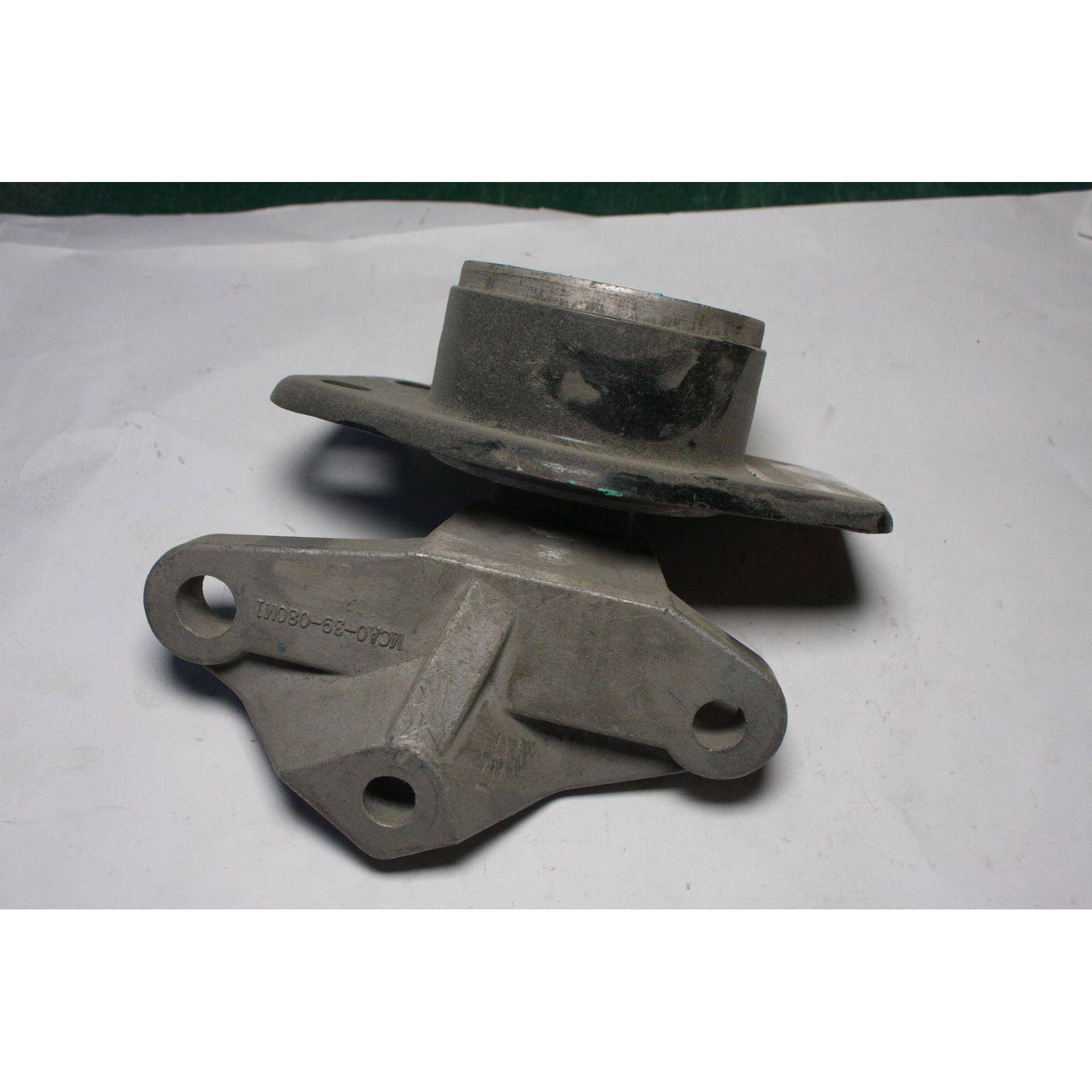 MCA0-39-070M1适用于马自达HM2机脚胶连支架LAT