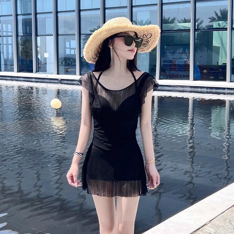 大码连体泳衣女2025新款女士保守显瘦遮肚网红风高级感泡温泉泳装