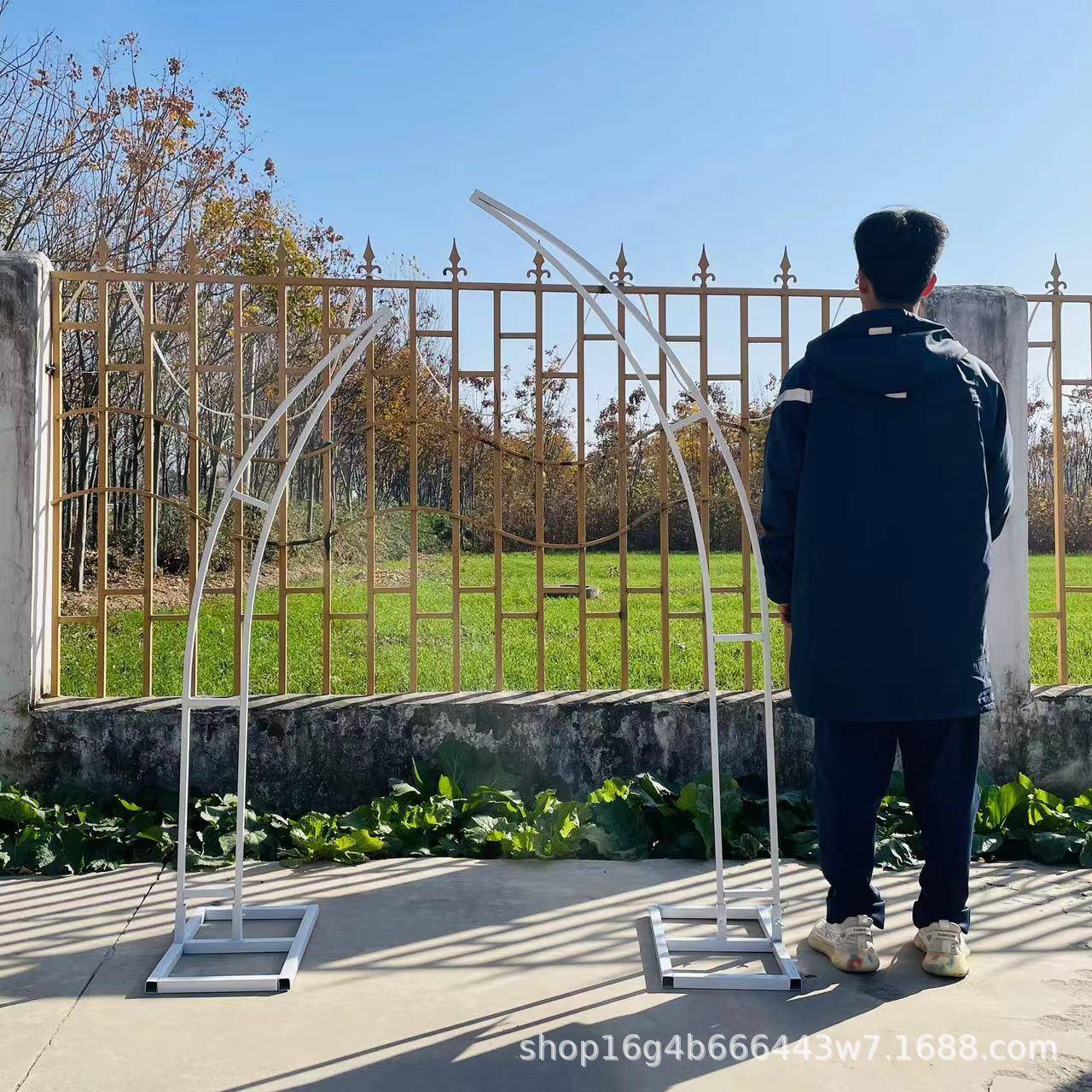 生产婚庆铁艺牛角门路引摆件绢花道具造型拱门浪漫