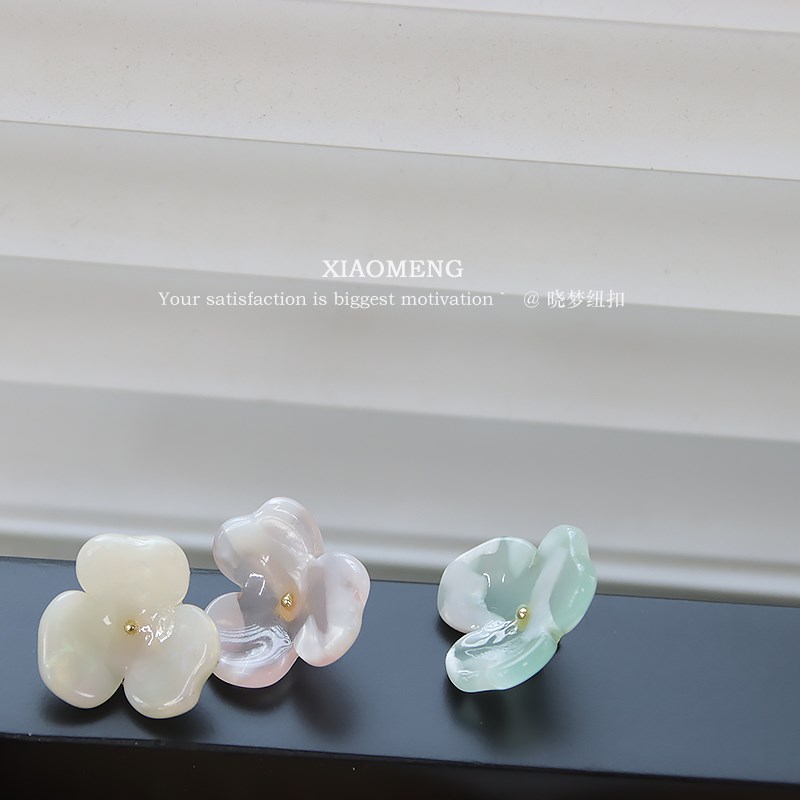 双瓣三叶花朵纽扣女针织开衫扣子树脂金属服装扣衬衫毛衣纽扣仿玉