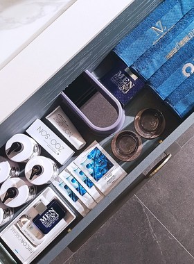 云野美术陈列浴室柜内部抽屉装饰功能体现道具装饰摆件软装