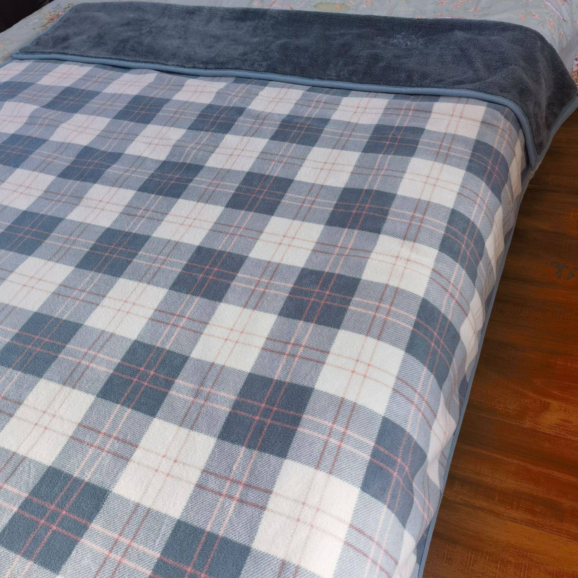 日式午休双面绒保暖盖毯懒人毯冬季床单披肩盖腿吸湿发热毯子