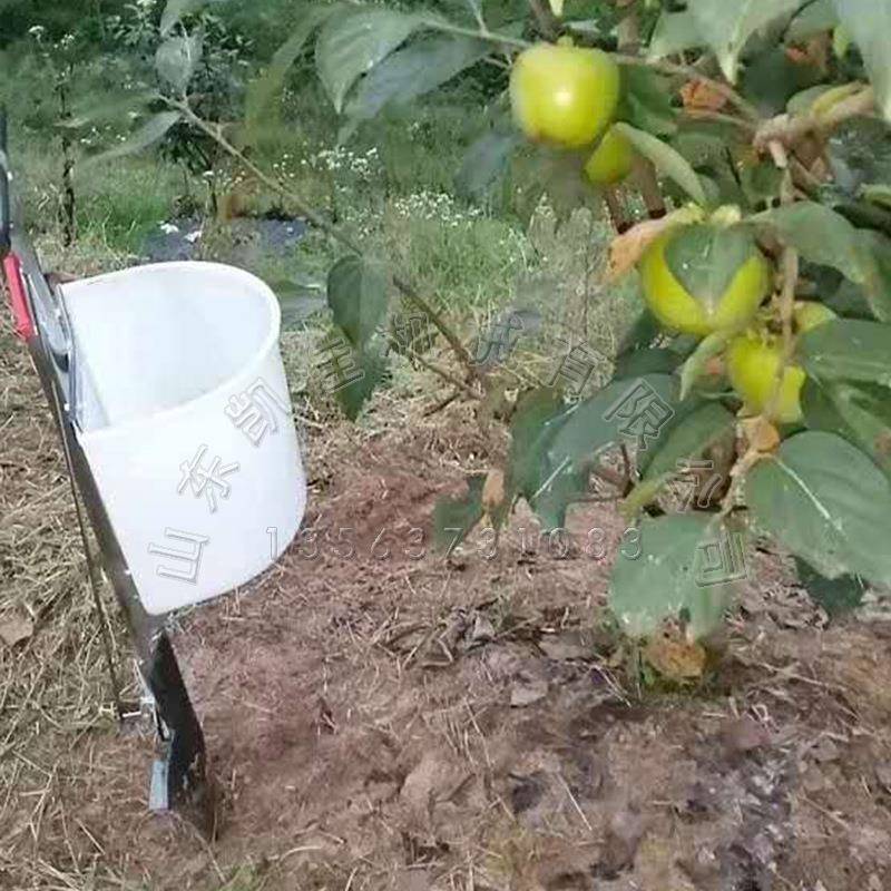 果树施肥器手动农用工具硬地追肥神器果园撒肥机多用途铁锹下肥器