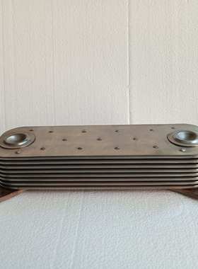 汽车机油冷却器 欧二8片 VG1500010334 机油冷却器