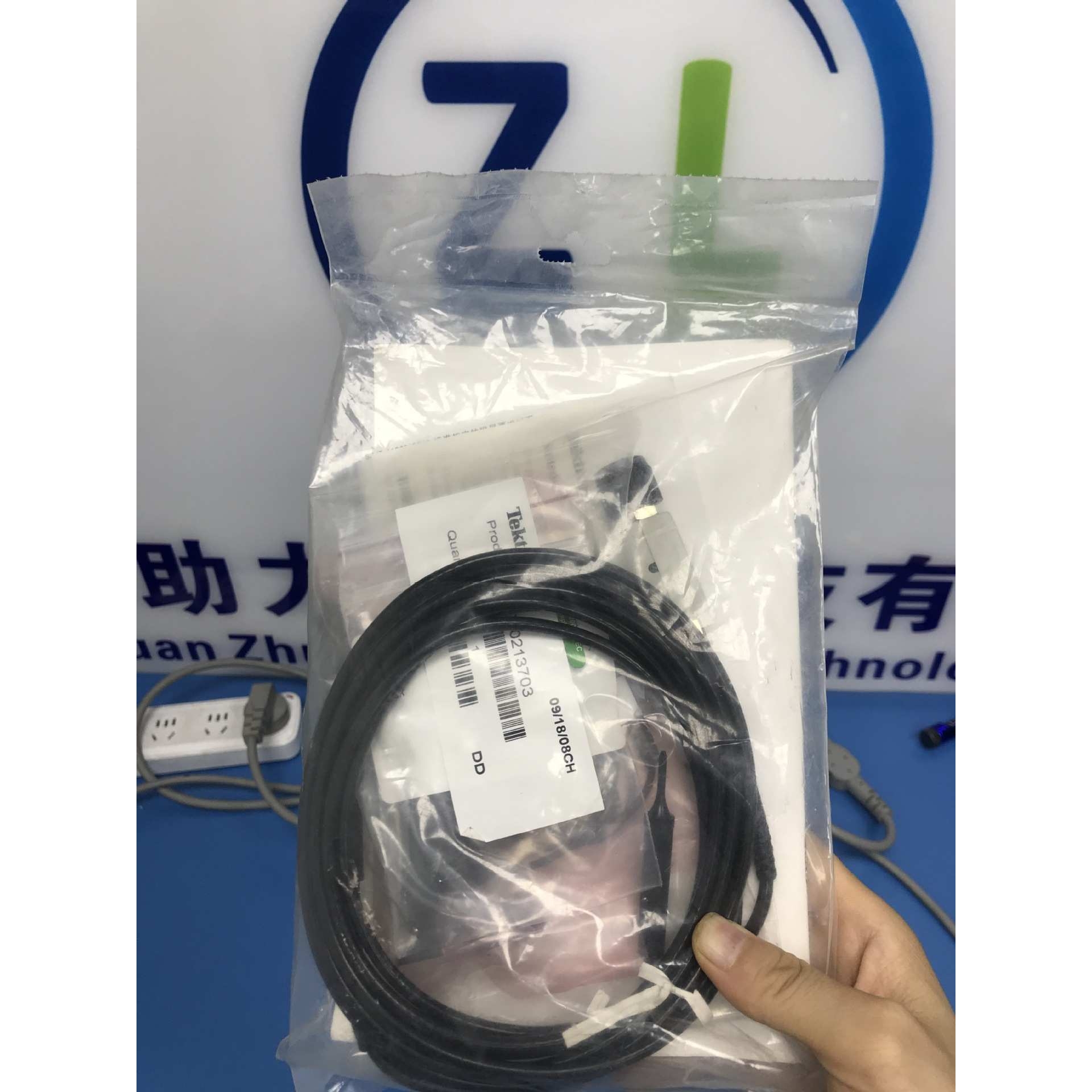 出售泰克无源高压探头P5100A P5100电压探头P5100A P6015A