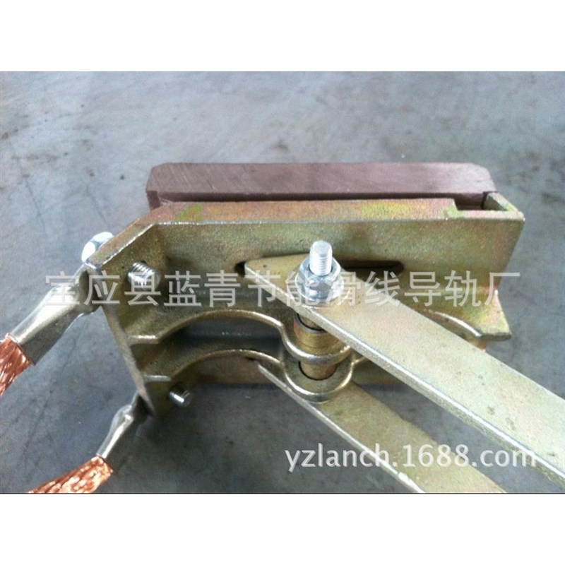 PB33-DC-I-800A(1200)刚体滑触线集电器