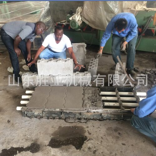 各种蜂窝轻质混凝土（CLC）砖设备