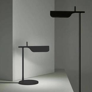 客厅现代简约卧室床头台灯立式极简样板房LED床头灯高颜值落地灯