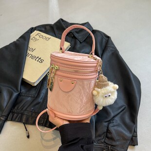 今年流行迷你包包女包2024新款小众设计斜挎包网红爆款手提水桶包