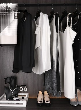 初舍印象 黑白现代简约衣服样板间衣帽间女士女装摆件衣柜饰品