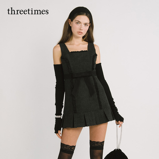 threetimes2025冬季新款御姐感方领黑色毛呢连衣裙高级感吊带短裙