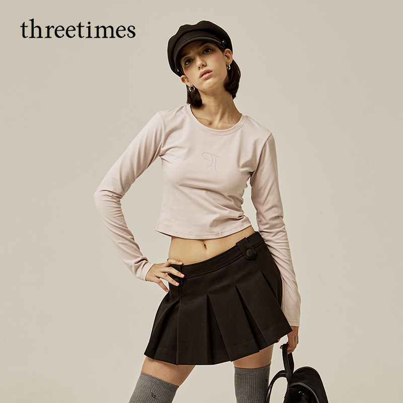 threetimes早秋韩版修身短款圆领长袖t恤女2025新款甜辣显瘦上衣