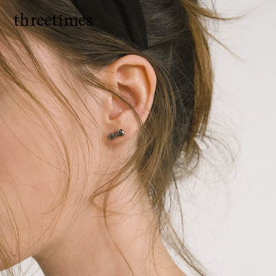 threetimes2025新款耳钉蝴蝶结气质少女感迷你耳饰设计感个性银色
