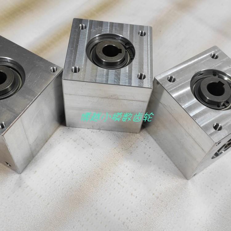 小型伞齿转角器90度速比1：1直角传动换向齿轮箱轴孔键槽六角D孔
