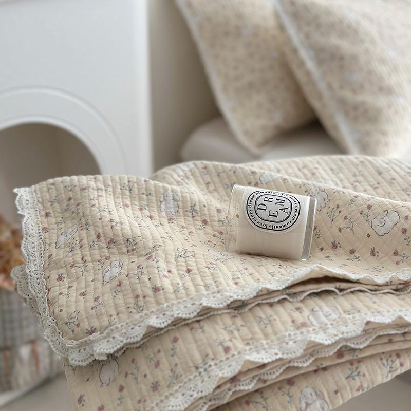 韩版全棉密道绗缝高温砂洗花边床盖三件套四季可用防滑床单榻榻米