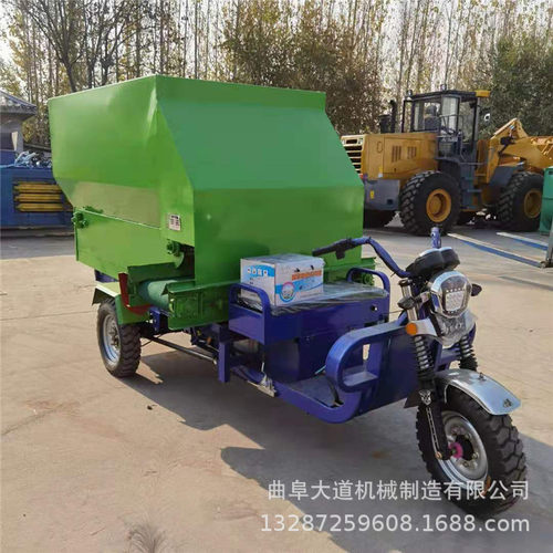 左右出料撒料车草场饲养车新款电瓶式喂料车