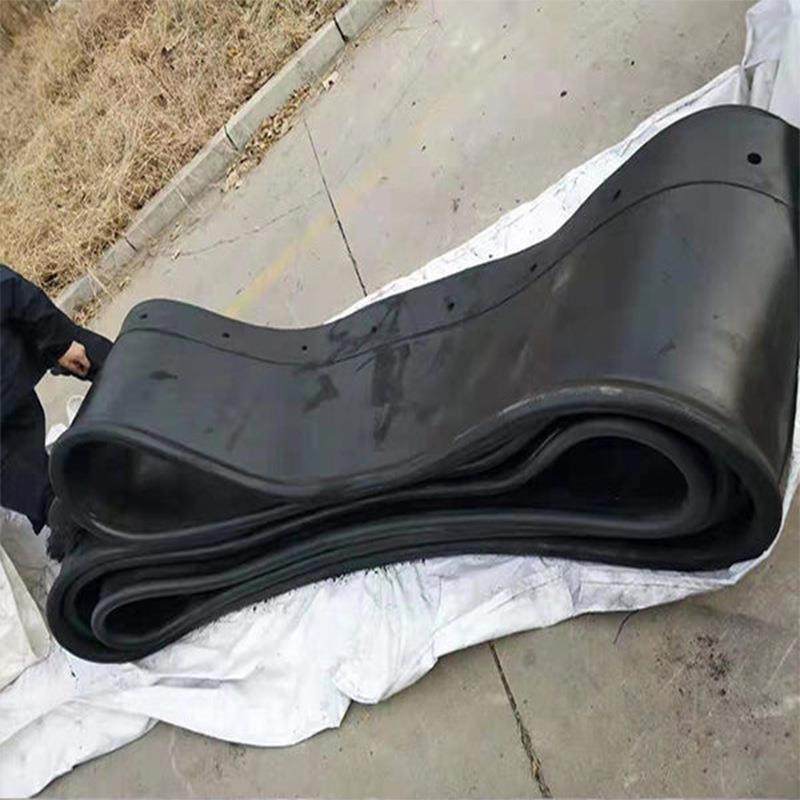 供应地铁用帘布橡胶板规格为530x20xR3500xR2970
