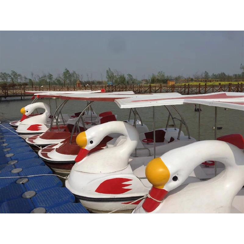 公园游船/四人天鹅脚踏船/公园脚踏船/玻璃钢船/游乐观光休闲游船