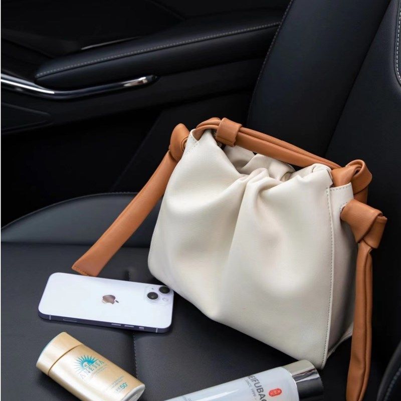 包包女2024新款法式高级感小众时尚撞色单肩斜挎褶皱云朵包水桶包,箱包皮具/热销女包/男包,通用款女包,淘宝优惠券,粉丝福利购,淘宝优惠卷