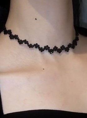 黑色水晶波浪锁骨链项链女2023年新款潮气质百搭个性短款颈链