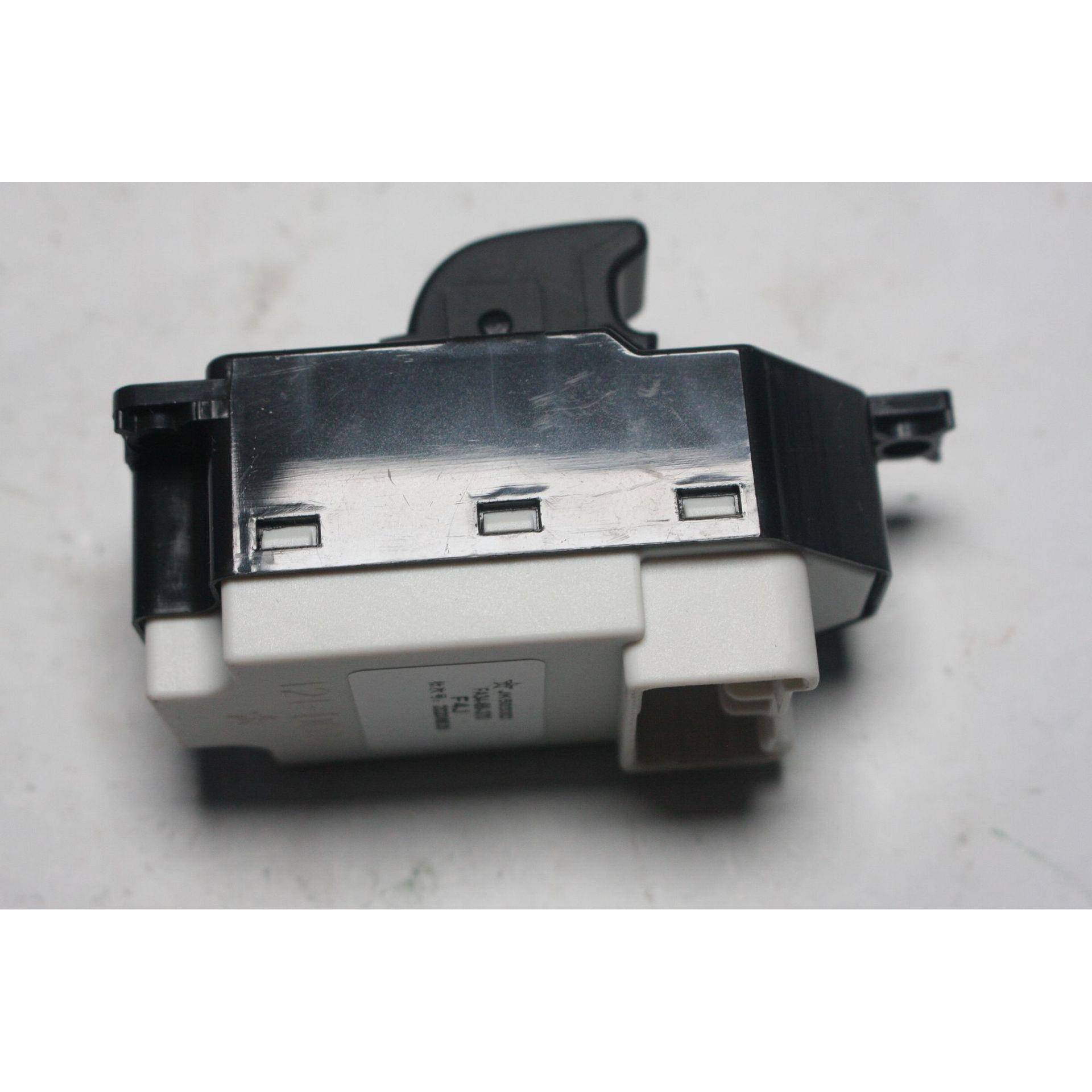 FA34-66-370适用于海马HM5开关(玻璃升降)三门