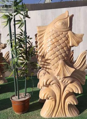 楼房屋顶排水口装饰石雕鲤鱼鱼池喷泉石雕鱼头出水口水景墙壁挂件