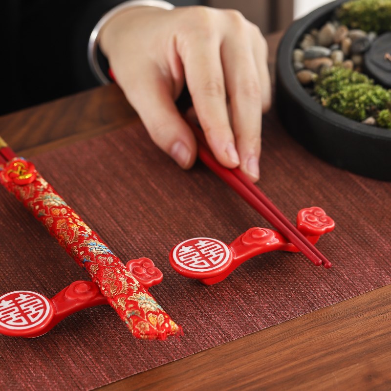 唐呈结婚红色筷子架汤勺架酒店摆台陶瓷筷架多用筷枕筷托汤匙托笔