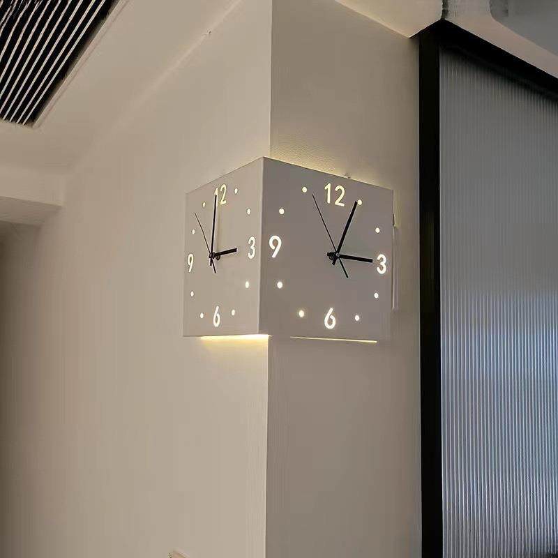 风转角双面钟挂客厅创意简约现代时钟表免打孔静音两面钟表