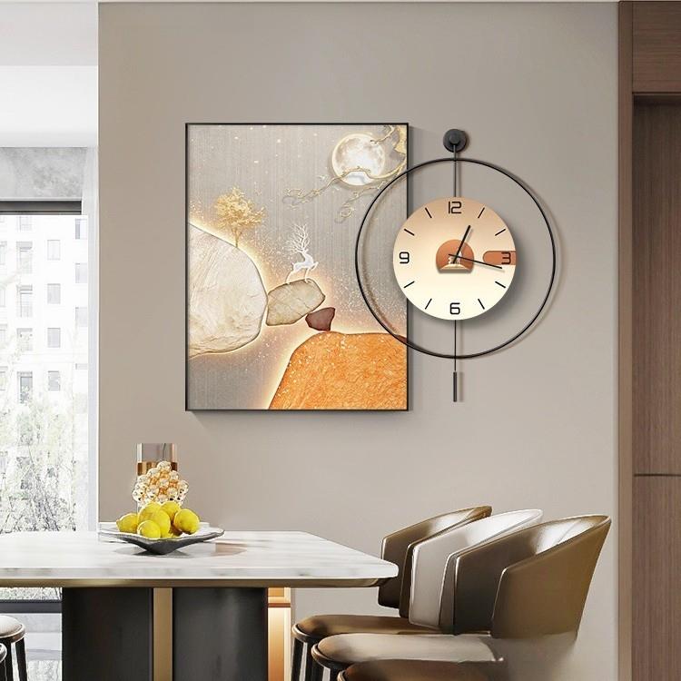 原木风餐厅装饰画带钟表柿子饭厅餐桌组合挂画高级感客厅壁画挂钟