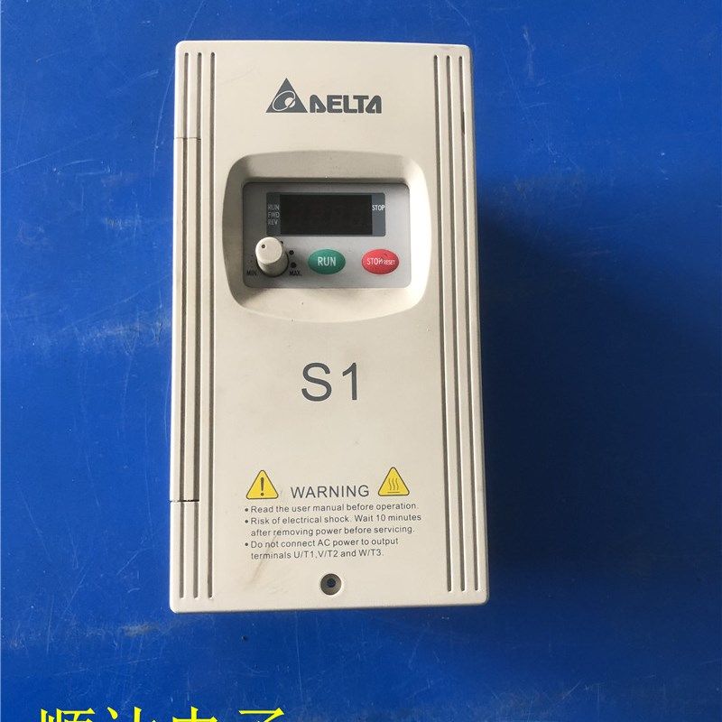 台达S变频器 VF0 三相 .5W 好实物