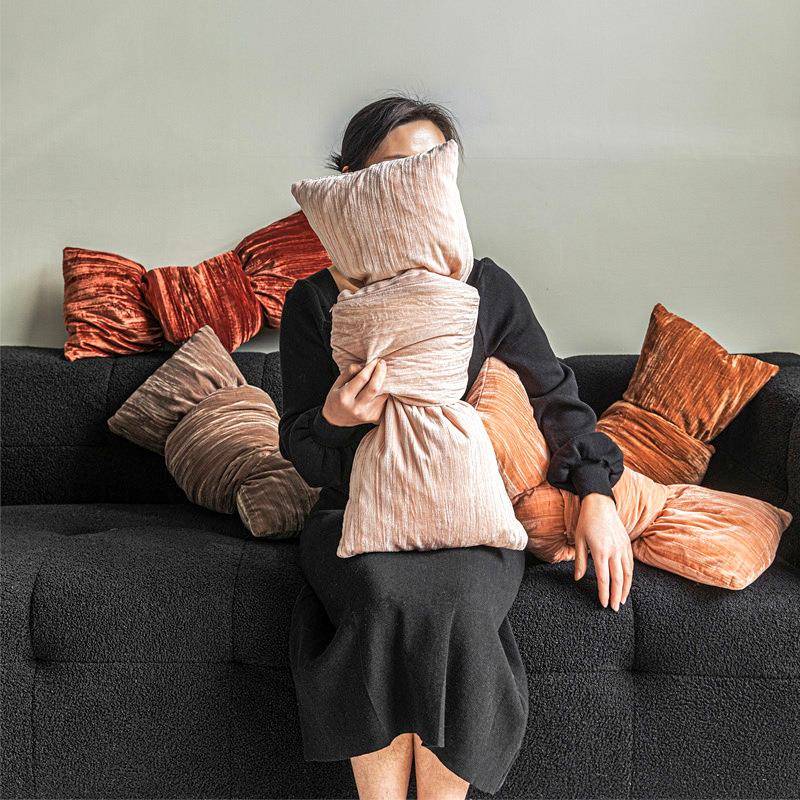 玫瑰金丝绒打结蝴蝶结抱枕新年圣诞节日氛围感装饰创意靠枕含枕芯