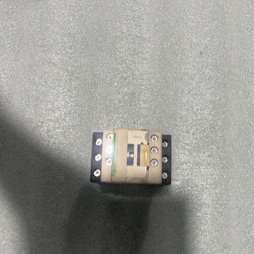 施耐德交流接触器LC1D09成色如图功能正常共有8个议价