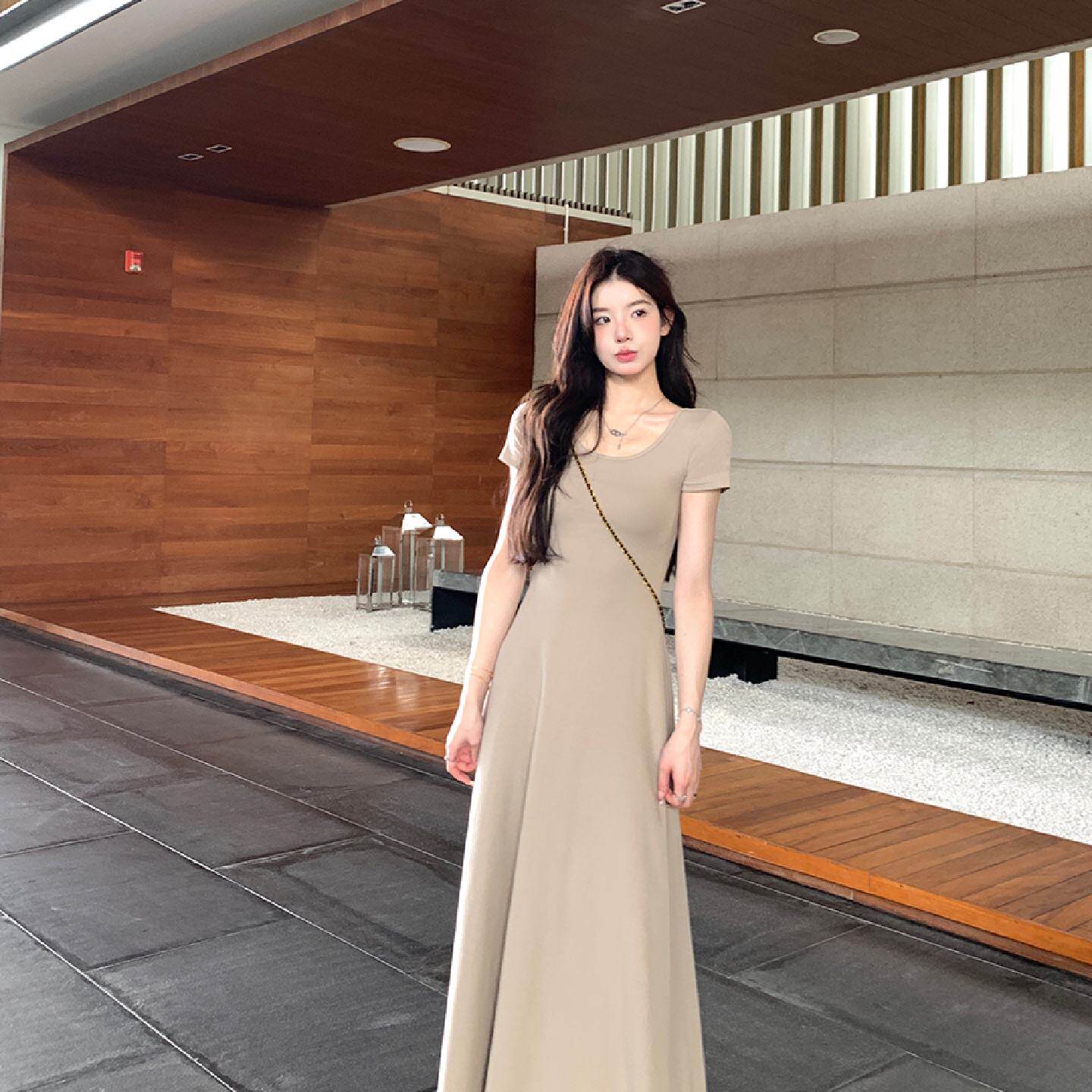 曼品质气质纯色修身短袖连衣裙女春夏季垂感中长款大摆裙子