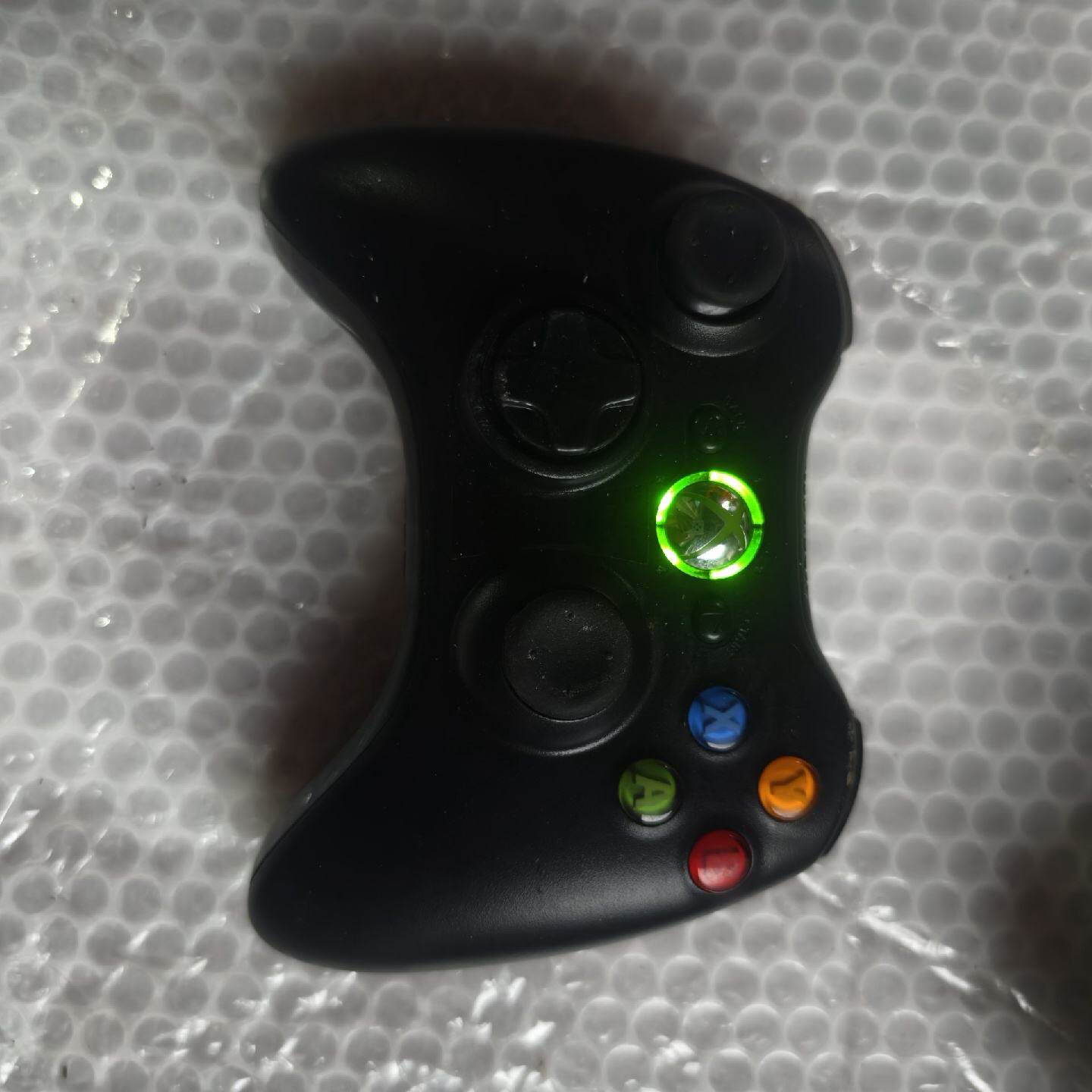 议价--微软Xbox 360原装无线手柄，成色如图实物拍摄，功能正常