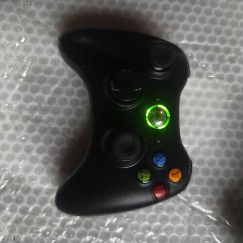 议价--微软Xbox 360原装无线手柄，成色如图实物拍摄，功能正常
