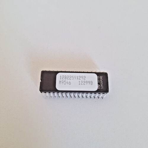 STMicroelectronics P880E  M27C100112FI  12B2259X292 Componen