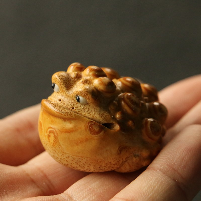 【陈航君本工】几十年满钉老竹根老料纯手工精工雕刻金蟾把件